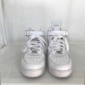 Nike Air Force 1 - Size 6.5 (youth)